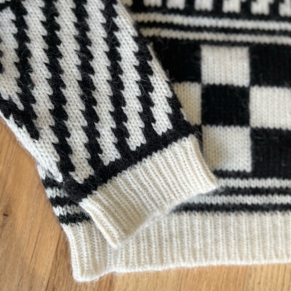 Mother The Itsy Crop Jumper in River Marked pattern, Alpaca and Wool Blend. - Picture 4 of 10